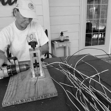 Person working with Orginal stripmeister